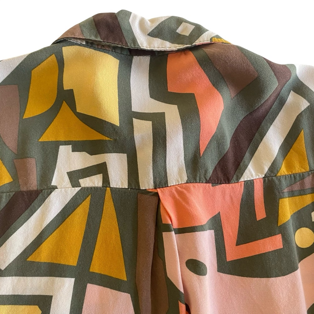 Big Dart Abstract Geometric Button Up Blouse Multicolor Viscose Size 10 - Picture 3 of 9